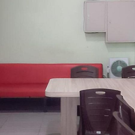 Guest House Anak Raja Pangkalan Bun Syariah Mitra Reddoorz Zewnętrze zdjęcie